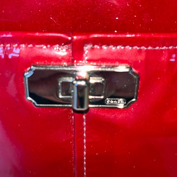 Coach  patent leather in deep Red/ dark cherry Satchel   New without tags  small - Picture 4 of 13
